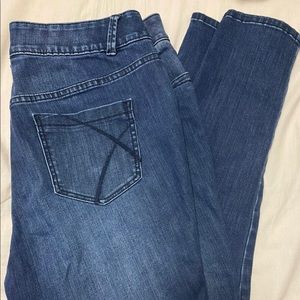 Lane Bryant blue jeans size 16 average